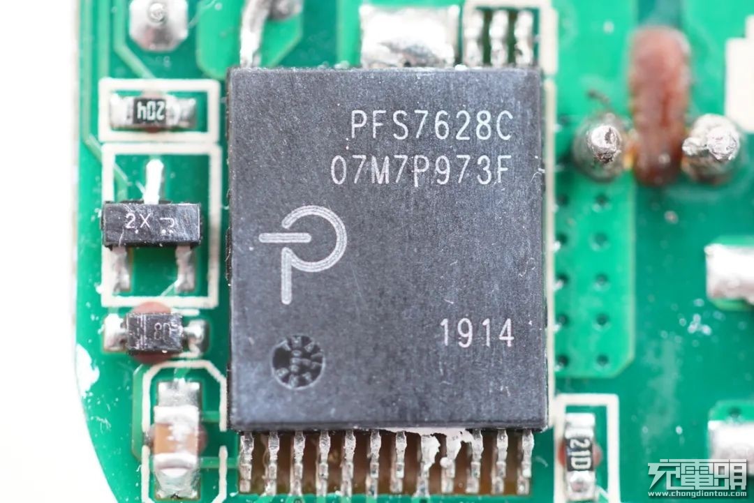拆解报告：RAVPOWER 90W双USB-C口PD快充充电器RP-CPCN001-充电头网