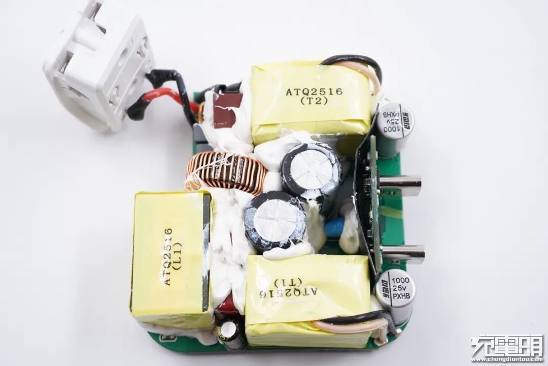 拆解报告：RAVPOWER 90W双USB-C口PD快充充电器RP-CPCN001-充电头网